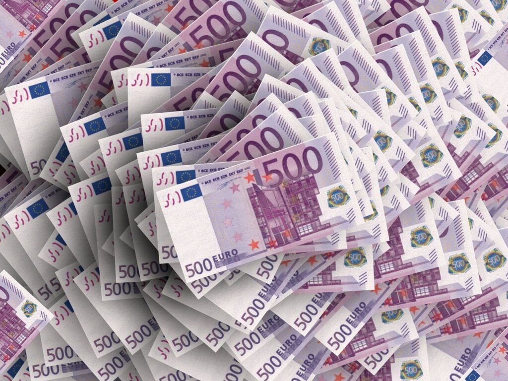 EUR
